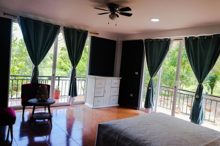 Room 3 of 53