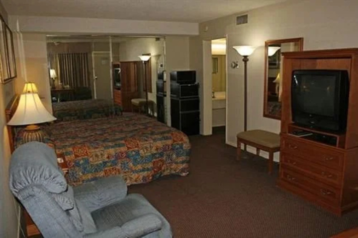 Photo of Golden Key Hotel