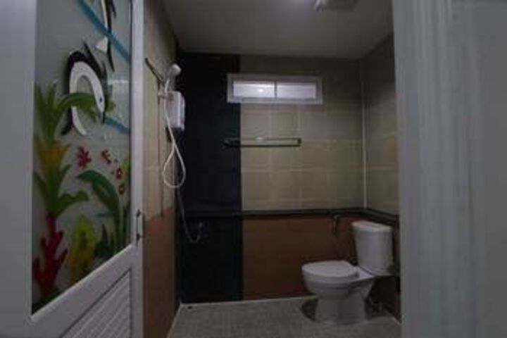 Room 5 of 15