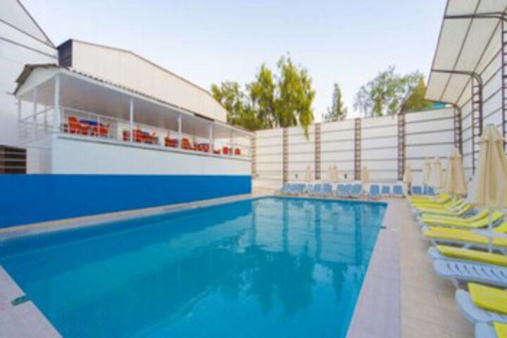 Pool 22 of 40