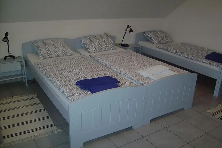 Room 9 of 17