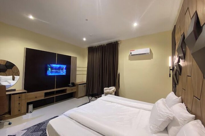 Room 17 of 80