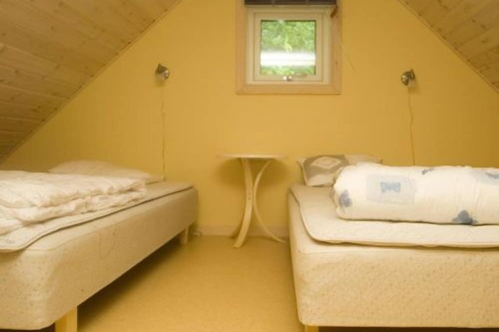 Room 2 of 27