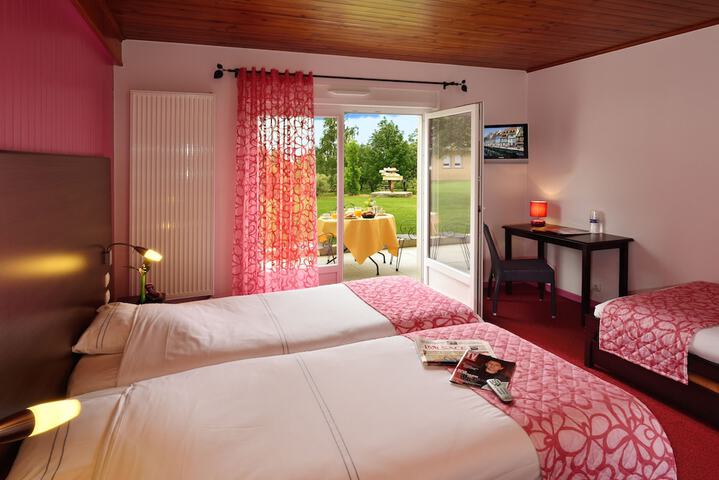 Room 12 of 40