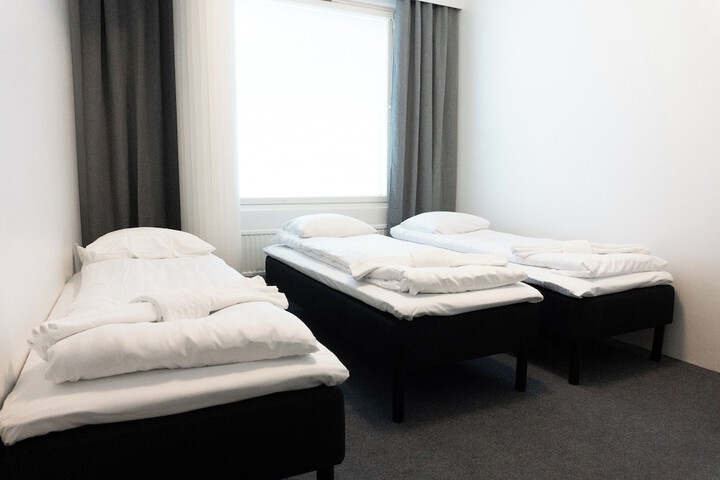 Room 3 of 8