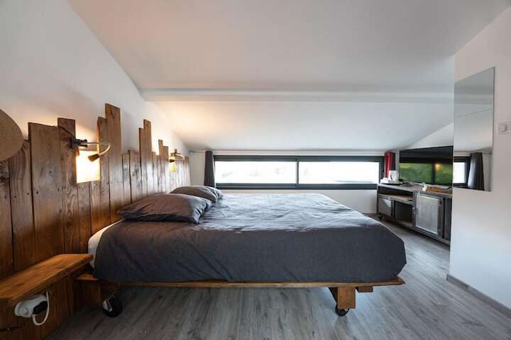 Room 10 of 48