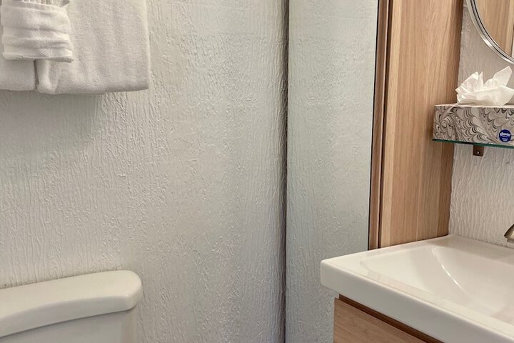 Room 103 of 156