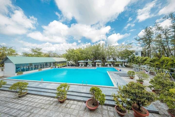 Pool 82 of 137