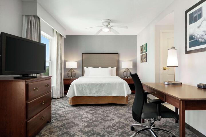 1 King 2 Queen Beds 2 Bedroom 2 Bath Suite (20 of 28)