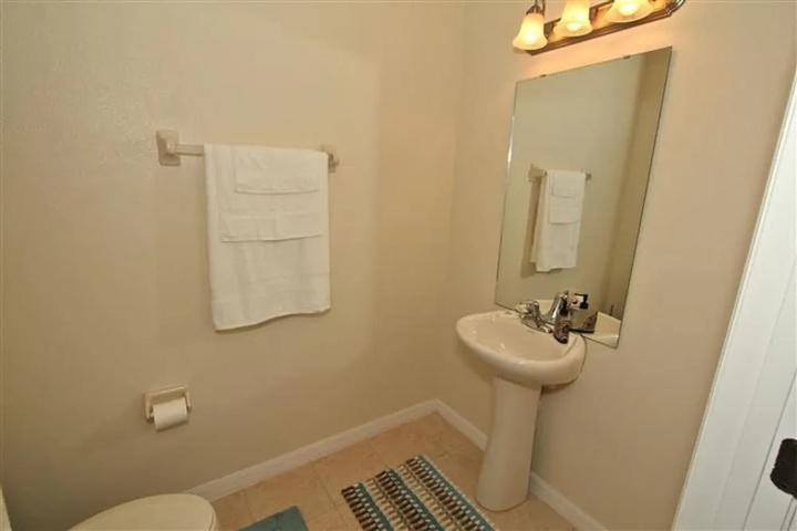 Room 8 of 16