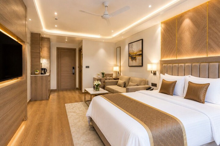 Room 4 of 15