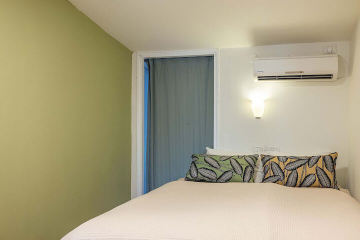 Room 19 of 82