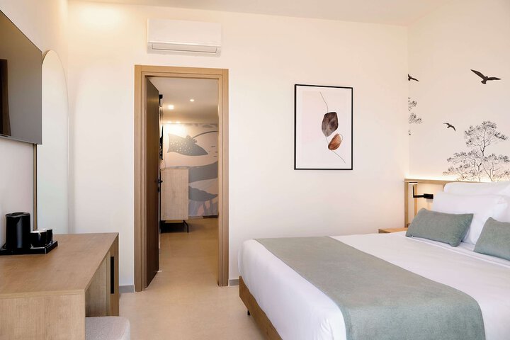 Room 17 of 136