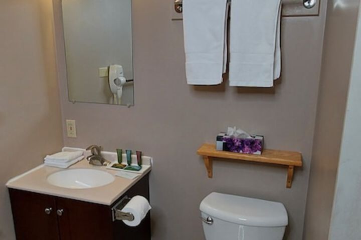 Room 12 of 19