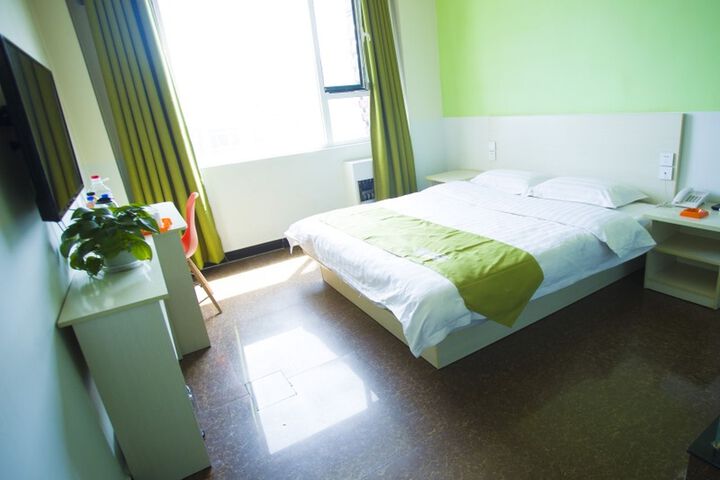 Room 2 of 8