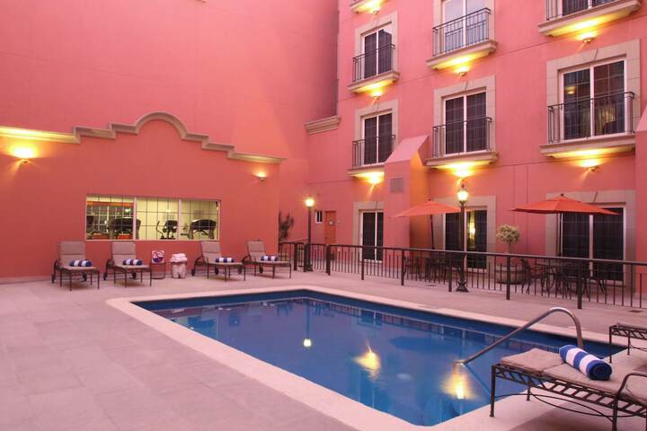 Pool Hotel