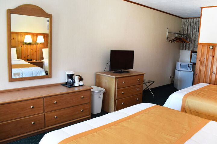 Room 2 of 10
