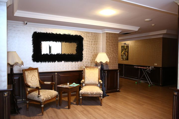 Ballroom/Hall 114 of 122
