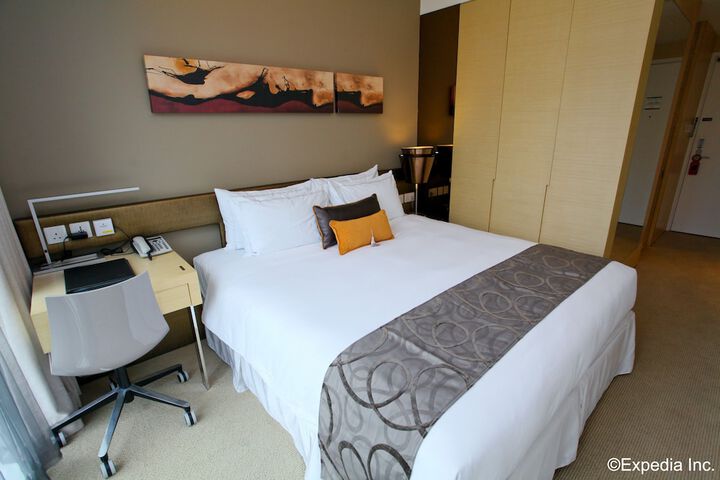Room 4 of 34