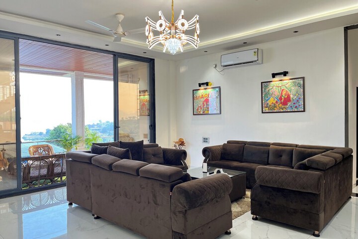 Room 47 of 96
