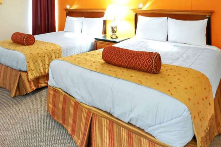 2 Double Beds (3 of 19)