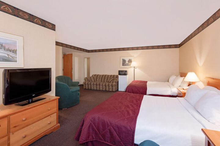 Room 16 of 40