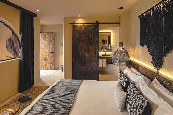 Room 43 of 92