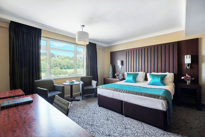 Room 13 of 27