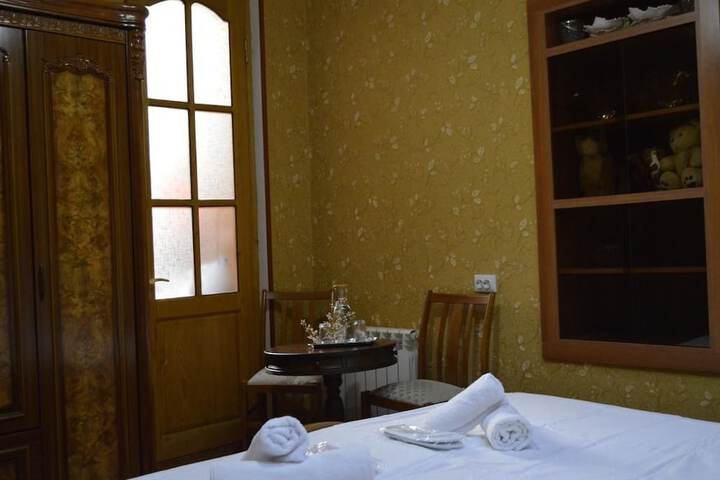 Room 3 of 7