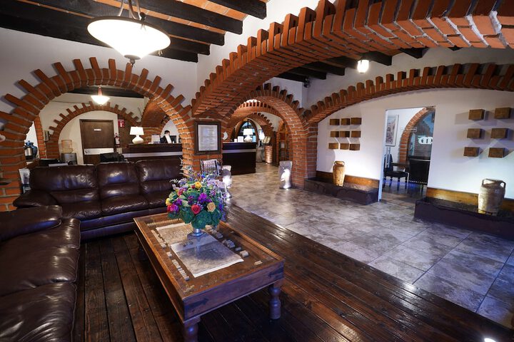 Guest Lobby