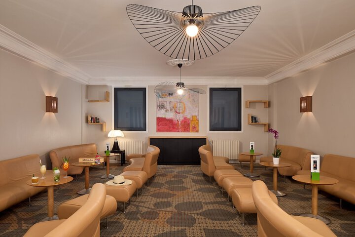 Guest Lobby