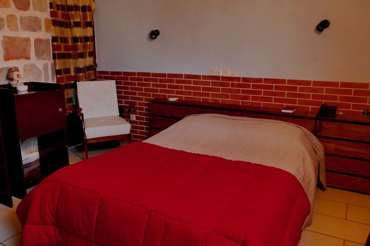 Room 9 of 31