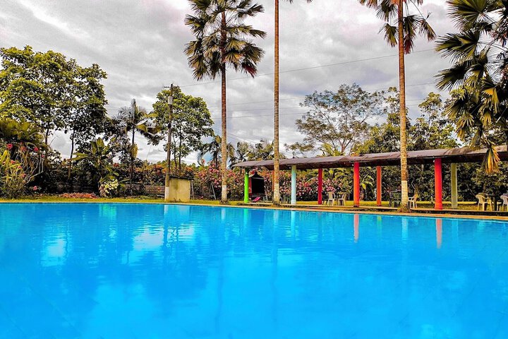 Pool 40 of 93