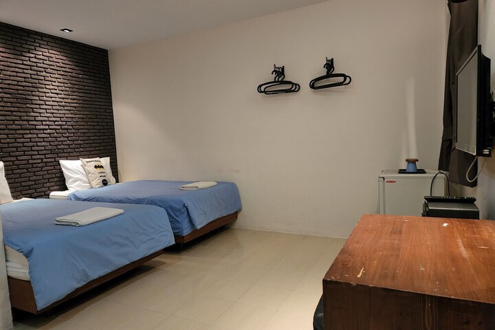 Room 14 of 86