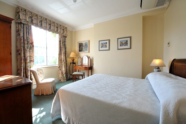 Room 5 of 51