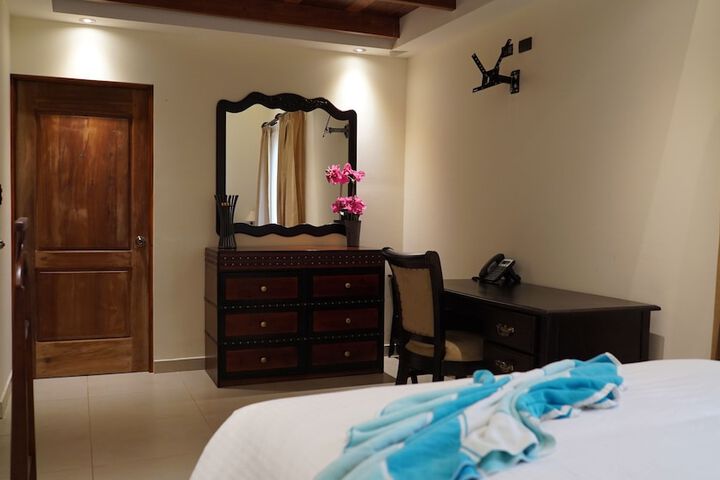 Room 10 of 38