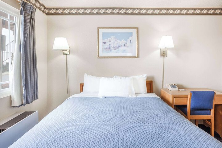 Room 21 of 35