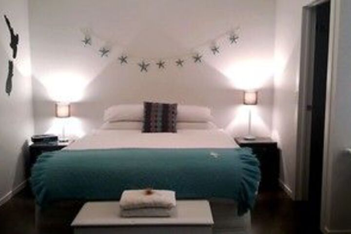 Room 9 of 18