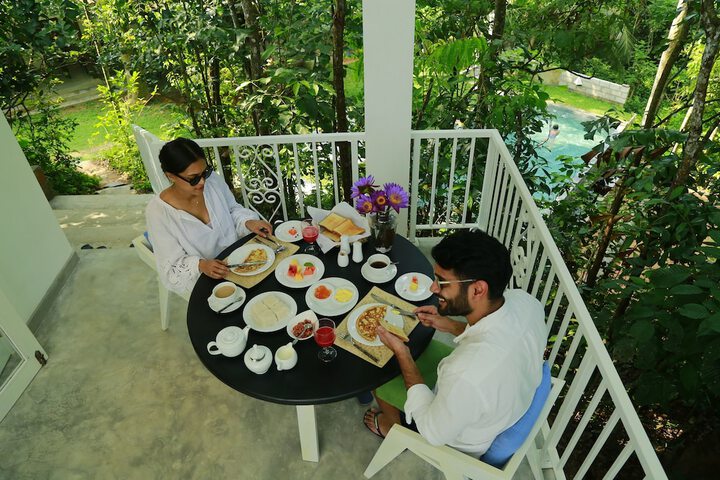 Dining 59 of 128