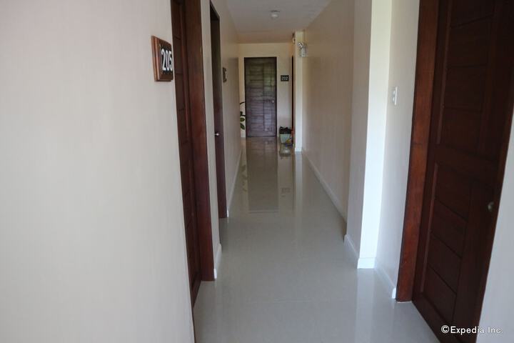 Ballroom/Hall 36 of 43