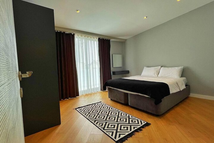 Room 8 of 43