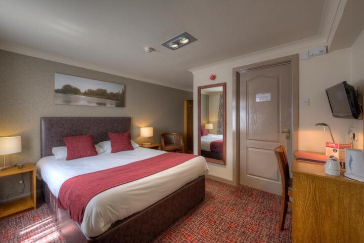 Room 10 of 46