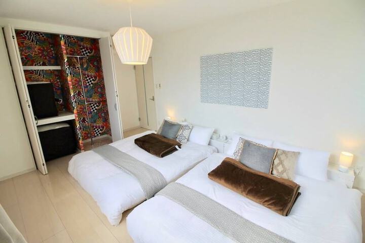 Room 5 of 36