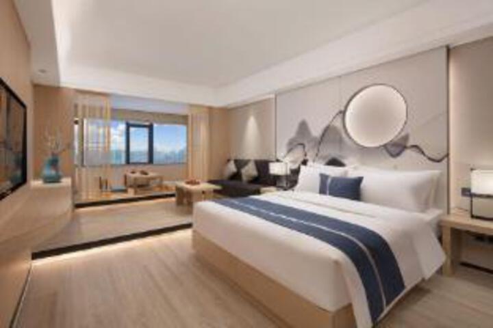 Room 10 of 11
