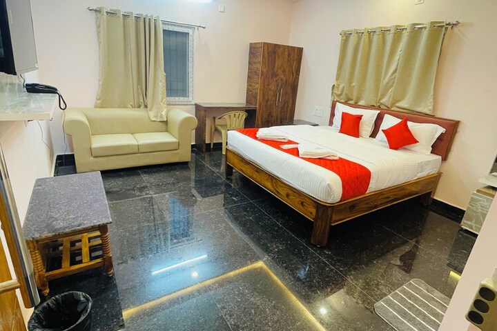 Room 9 of 25