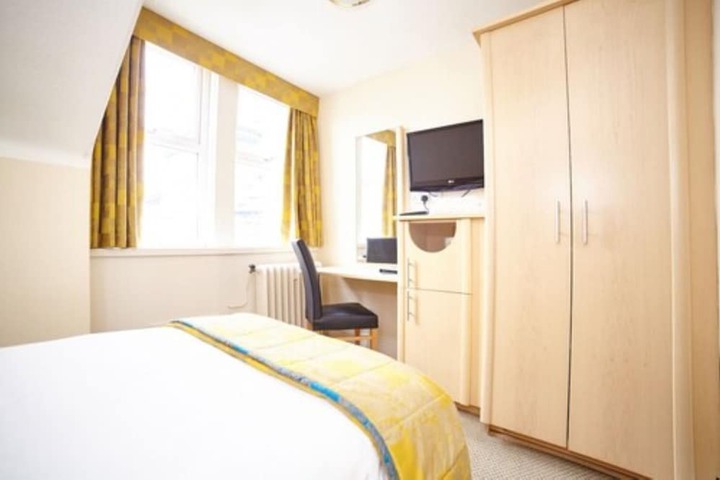 Room 15 of 72