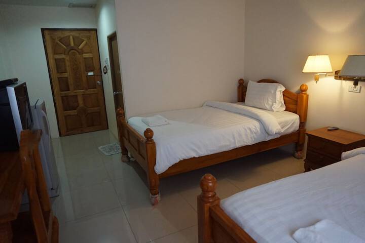 Room 8 of 32