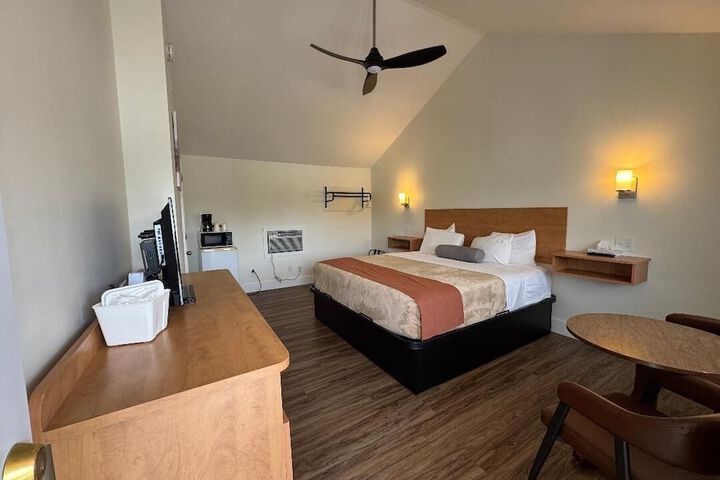 Room 40 of 106