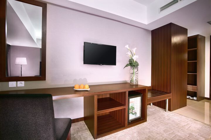 Room 7 of 34