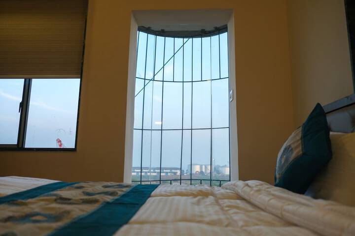 Room 15 of 23